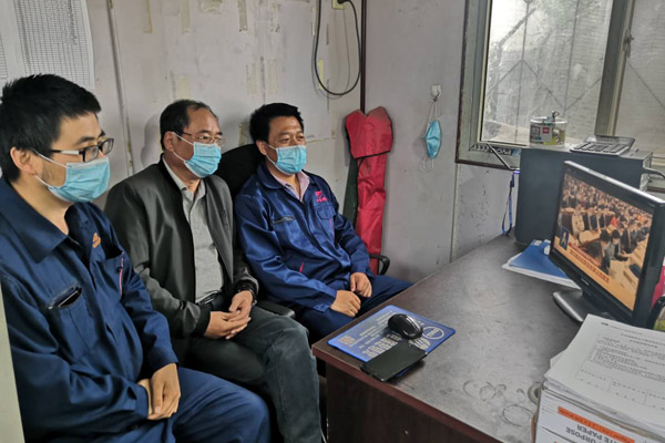 1、一局天津分公司组织员工收看两会。 1、一局天津分公司组织员工收看两会。
