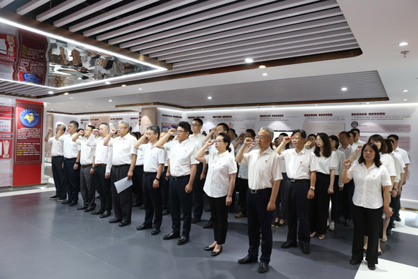 063001重温入党誓词2